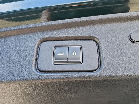 Certified 2023 Nissan Pathfinder Platinum w/ Black Appearance Package image 33