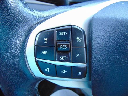 Used 2021 Ford Explorer Limited image 46