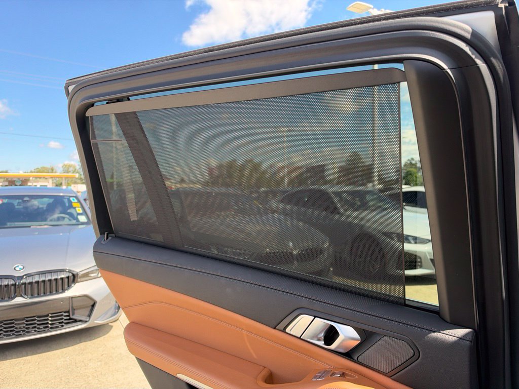 Used 2021 BMW X7 xDrive40i w/ Premium Package AWD/4WD image 27