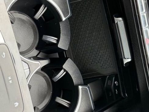 Used 2020 Mercedes-Benz GLE 350 4MATIC w/ Premium Package image 23