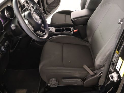 Used 2018 Jeep Wrangler Unlimited Sport AWD/4WD image 10