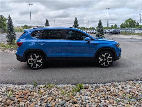 Certified 2023 Volkswagen Taos SEL AWD/4WD image 6