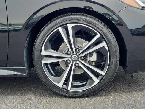 Certified 2021 Nissan Sentra SR w/ SR Premium Package FWD image 5