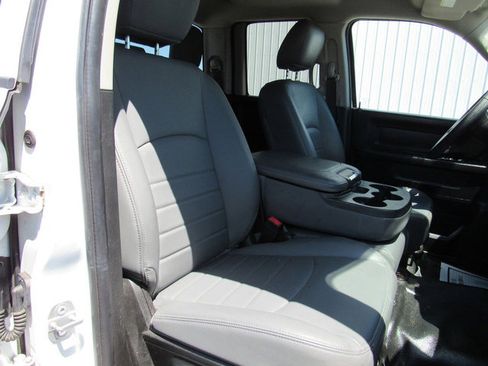 Used 2020 RAM 1500 Tradesman w/ Chrome Appearance Group AWD/4WD image 14