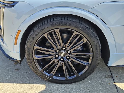 New 2026 Cadillac Lyriq V image 36