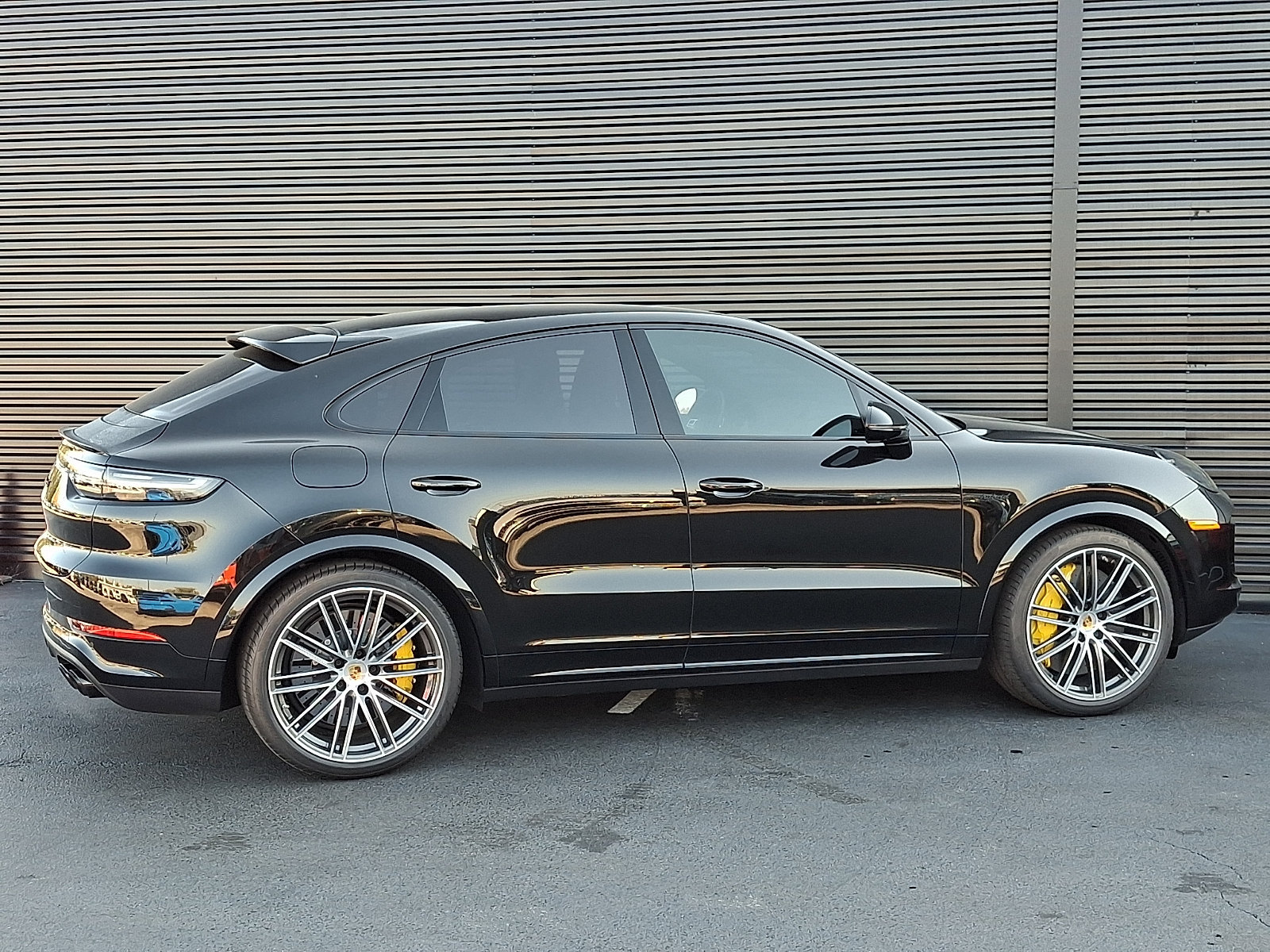 Certified 2023 Porsche Cayenne Turbo S AWD/4WD image 8