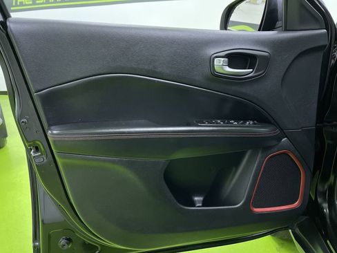 Used 2017 Jeep Compass Trailhawk image 17