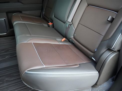 New 2026 GMC Sierra 2500 Denali w/ Denali Reserve Package image 32