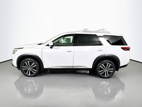 New 2025 Nissan Pathfinder Platinum w/ Cargo Package image 4
