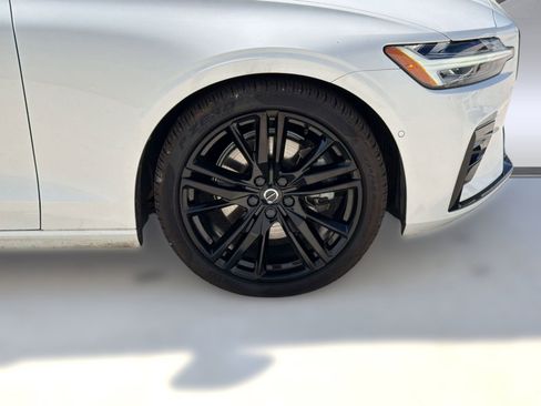 Used 2023 Volvo S60 B5 Ultimate w/ Protection Package Premier FWD image 12