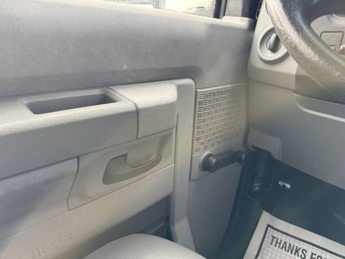 Used 2014 Ford E-150 and Econoline 150 RWD image 21