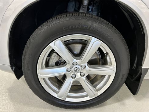 Used 2024 Volvo XC90 B5 Core w/ Protection Package Premier image 8
