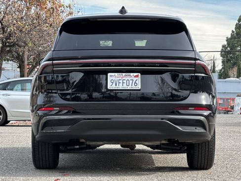 Used 2025 Lincoln Nautilus Premier w/ Jet Appearance Package image 5