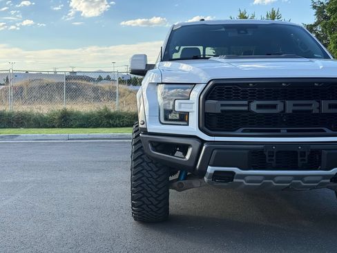 Used 2018 Ford F150 Raptor w/ Equipment Group 802A Luxury AWD/4WD image 4