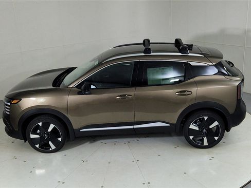 New 2026 Nissan Kicks SR w/ Illumination Package image 39