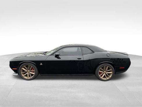 Used 2016 Dodge Challenger R/T Scat Pack w/ Leather Interior Group RWD image 3