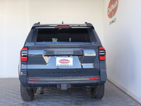 Used 2025 Toyota 4Runner SR5 AWD/4WD image 6