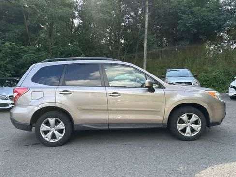 Used 2014 Subaru Forester 2.5i Premium AWD/4WD image 3