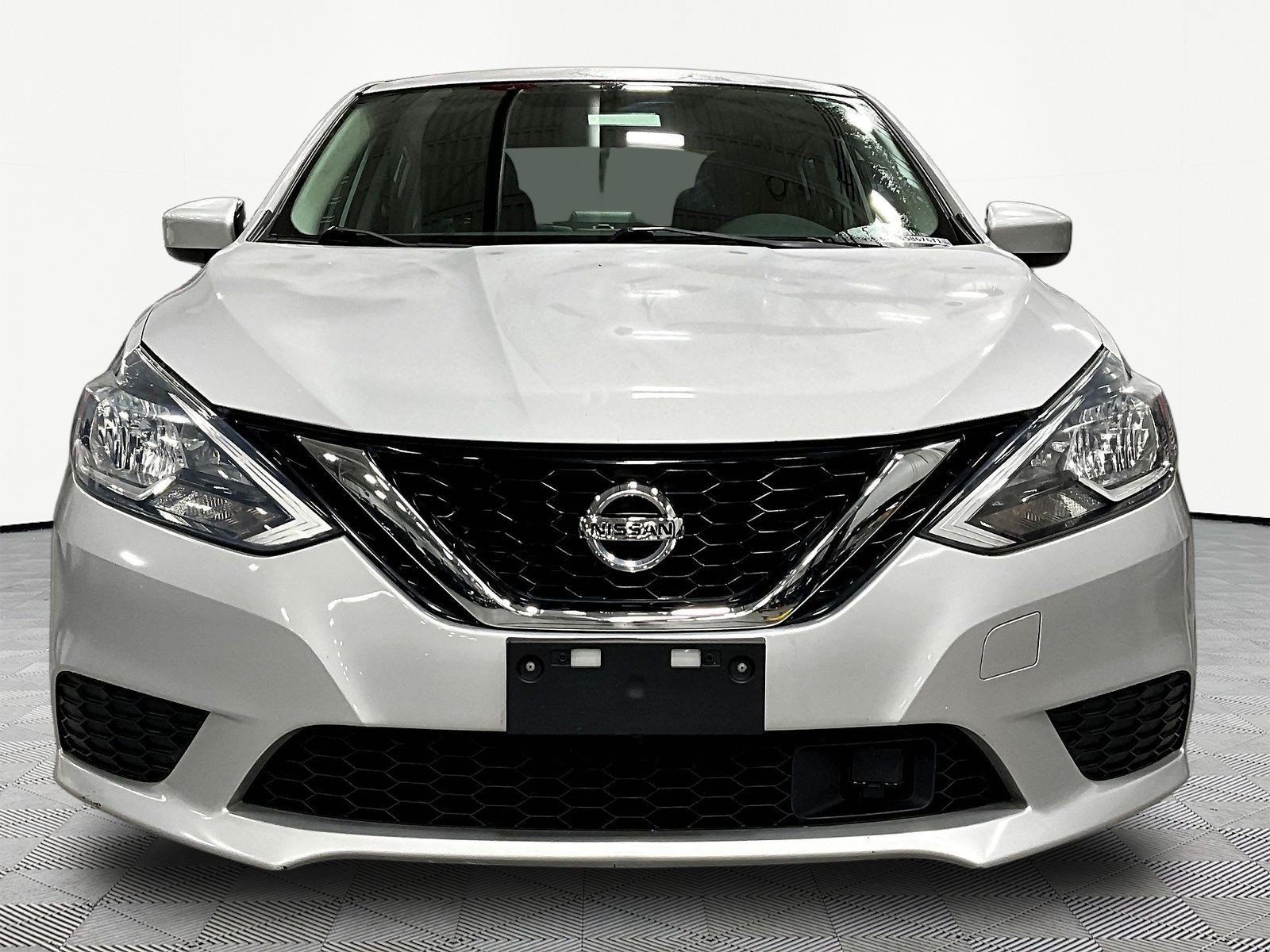 Used 2018 Nissan Sentra SV FWD image 2