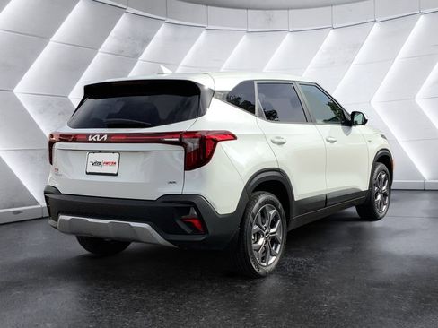 Used 2025 Kia Seltos LX AWD/4WD image 4