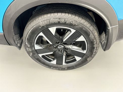 Used 2025 Nissan Kicks SR FWD image 11