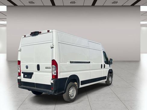 Used 2025 RAM ProMaster 2500 w/ Convenience Group FWD image 3