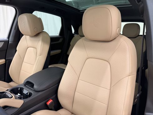 New 2026 Porsche Cayenne AWD/4WD image 5