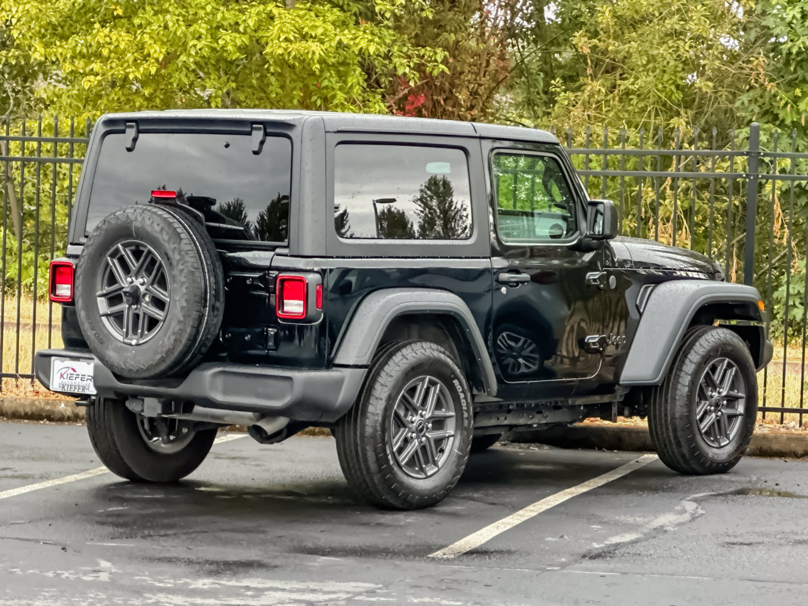 Used 2026 Jeep Wrangler Sport AWD/4WD image 3