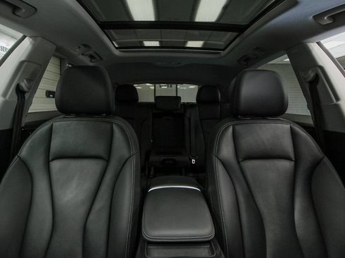 Used 2020 Audi Q8 Premium AWD/4WD image 24