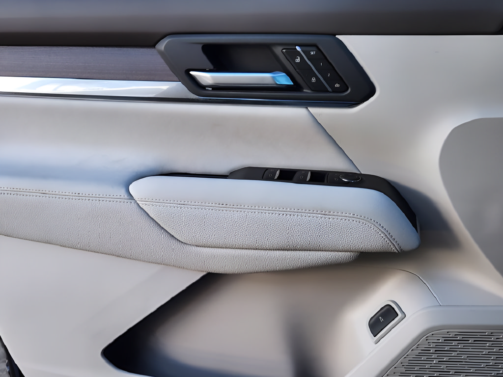 New 2027 GMC Terrain Denali w/ LPO, Floor Liner Package AWD/4WD image 17