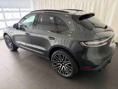 Certified 2026 Porsche Macan AWD/4WD image 3