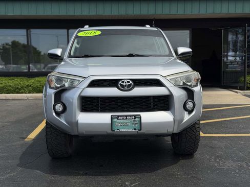 Used 2018 Toyota 4Runner SR5 AWD/4WD image 3
