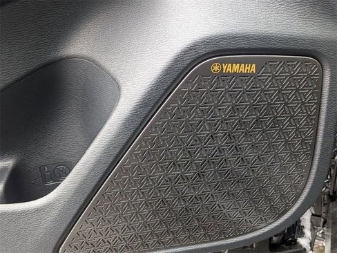 New 2026 Mitsubishi Outlander SE image 17