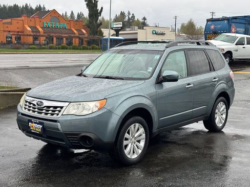 Used 2012 Subaru Forester 2.5X Premium AWD/4WD image 3