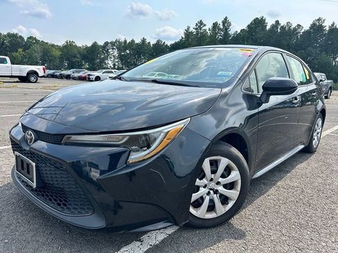Used 2020 Toyota Corolla LE w/ LE Convenience Package FWD image 2
