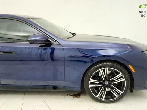 Used 2023 BMW 760i xDrive AWD/4WD image 7