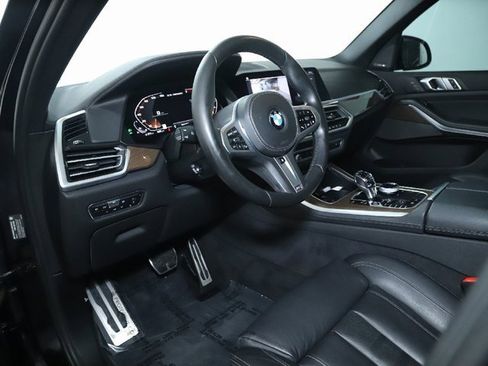 Used 2020 BMW X5 M50i w/ Premium Package image 18