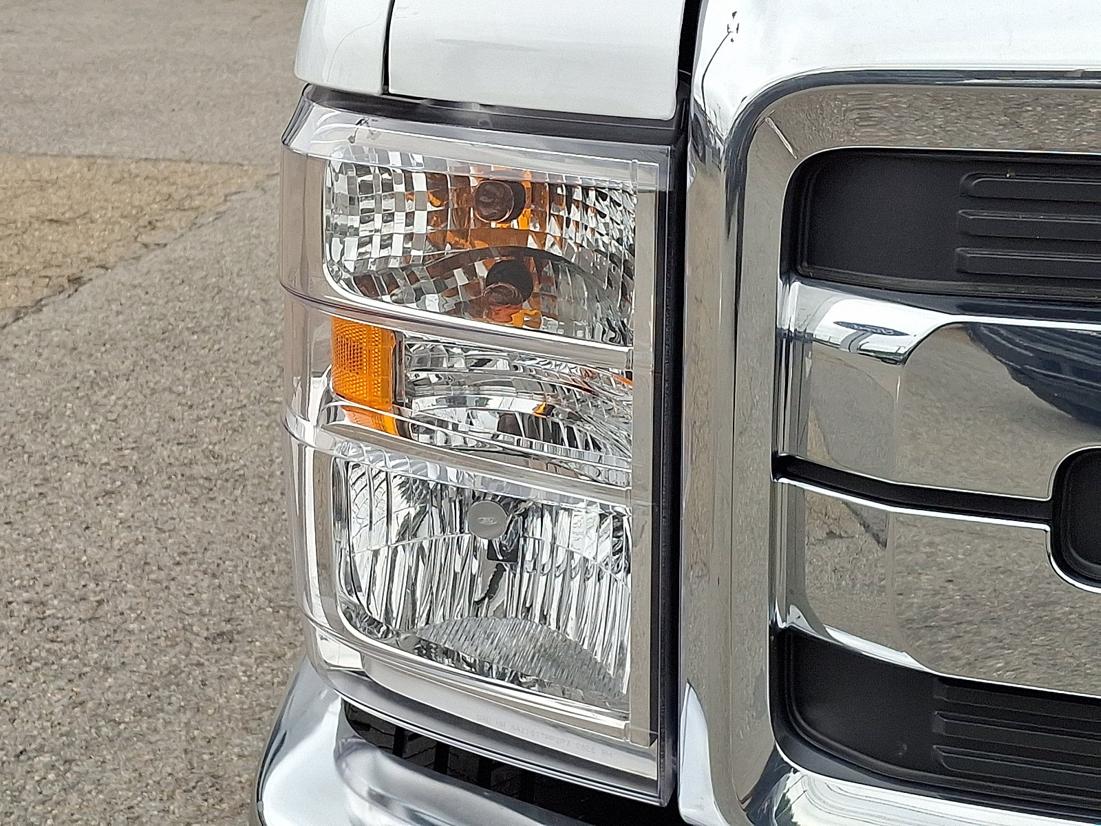 New 2027 Ford E-350 and Econoline 350 Super Duty w/ Power Equipment Group RWD image 9