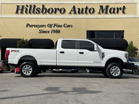 Used 2017 Ford F250 XL w/ Power Equipment Group image 4