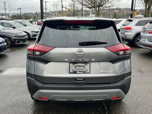 Used 2023 Nissan Rogue SV image 7