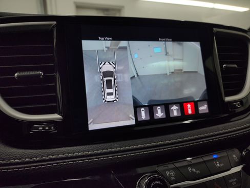 Used 2024 Chrysler Pacifica Limited image 19