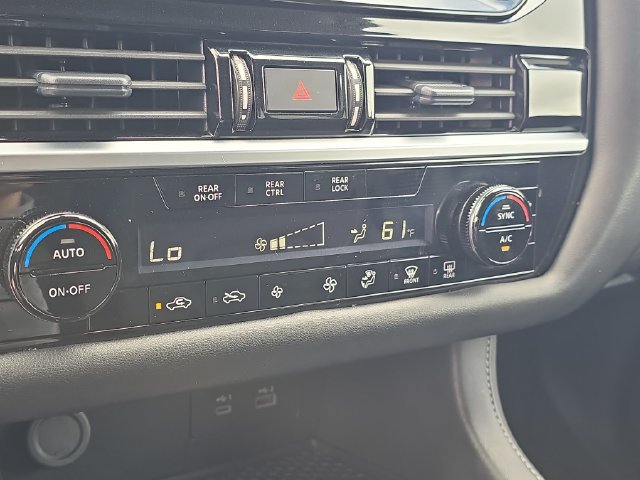 Certified 2025 Nissan Pathfinder SV FWD image 27