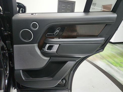 Used 2020 Land Rover Range Rover HSE image 31