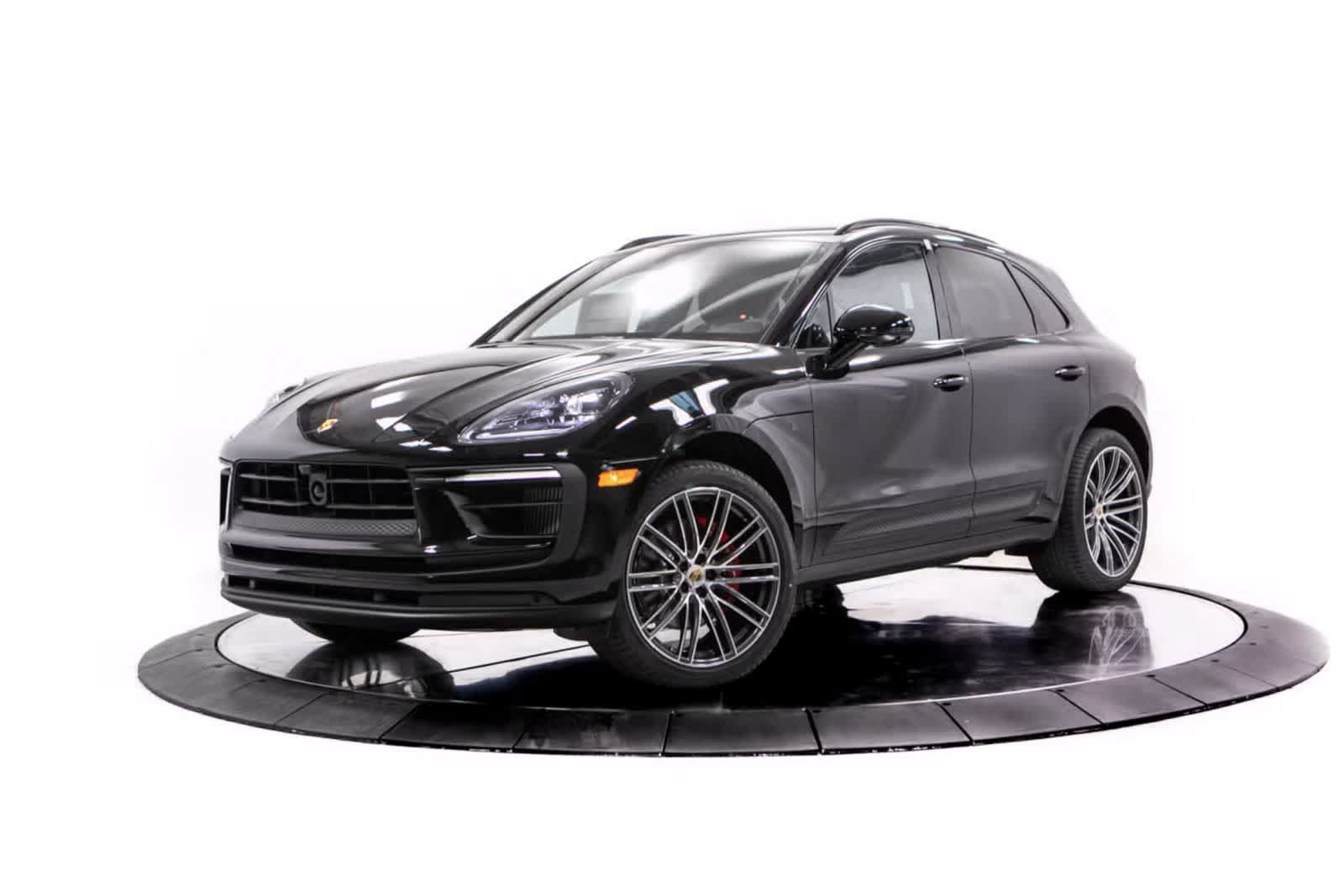 Certified 2026 Porsche Macan S AWD/4WD image 1