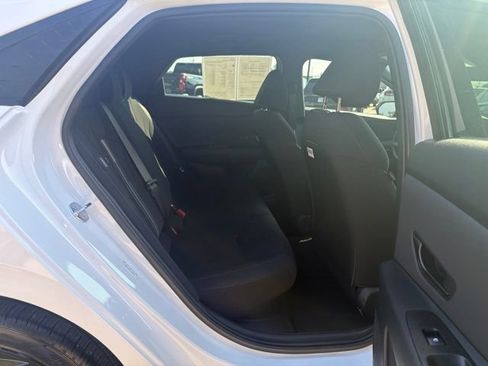 Used 2026 Hyundai Elantra SEL FWD image 22