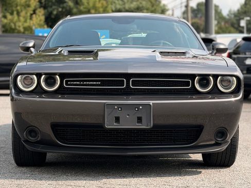 Used 2022 Dodge Challenger SXT RWD image 8