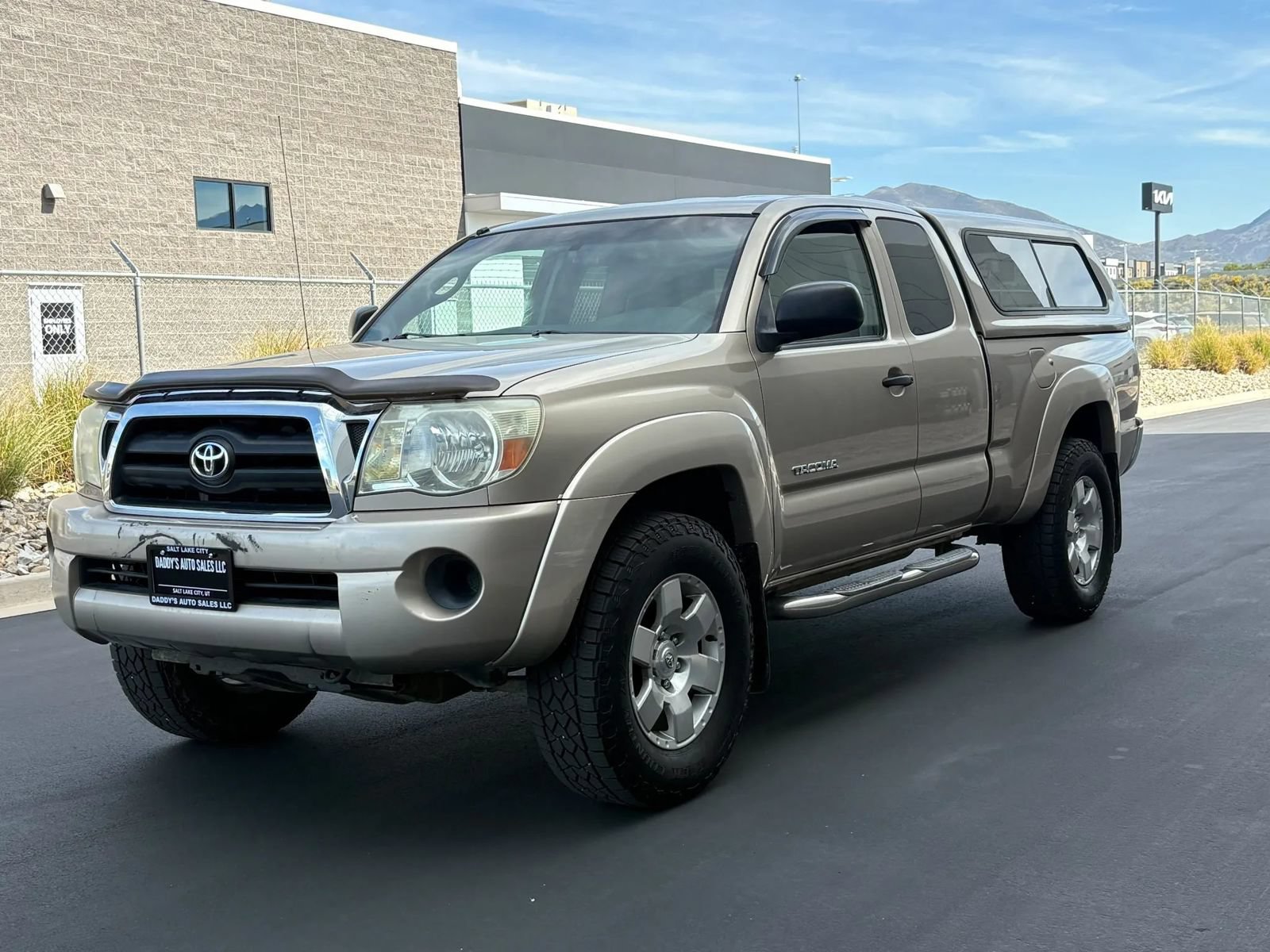 Used 2005 Toyota Tacoma 4x4 Access Cab w/ SR5 Pkg #2 image 1