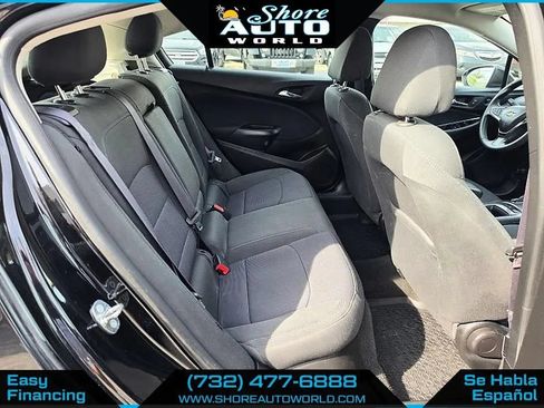 Used 2017 Chevrolet Cruze LT w/ Convenience Package FWD image 20