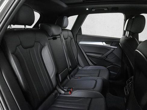 Certified 2025 Audi Q5 2.0T Premium Plus w/ Premium Plus Package image 21