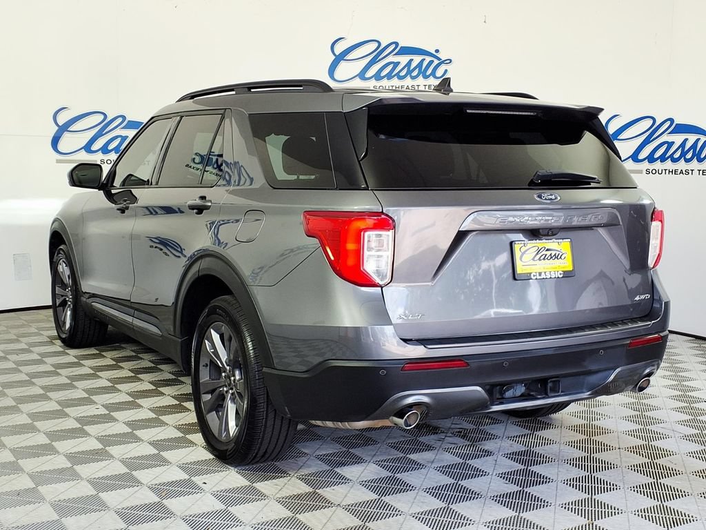 Used 2023 Ford Explorer XLT w/ Equipment Group 202A AWD/4WD image 2